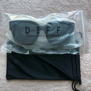 NIB DIFF Bella II Polarized Sunglasses